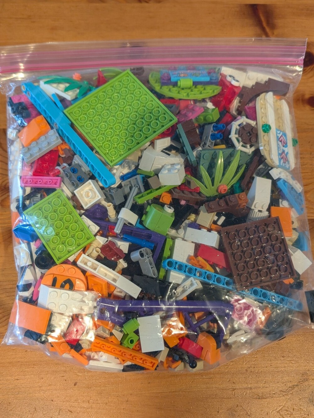 LEGO Bricks - Random Assortment - Picture 3 of 5